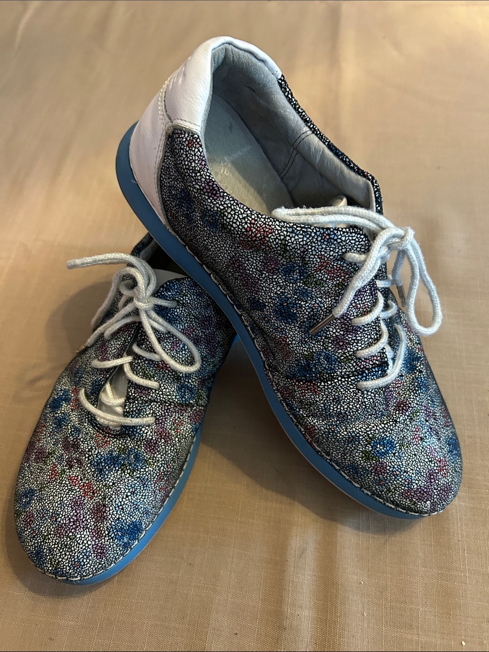 Alegria Gray Leather Insole Shoe